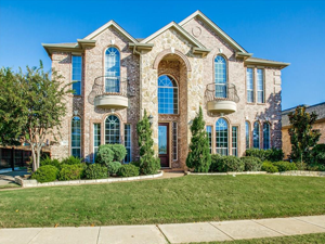 front view of a large DFW home for sale